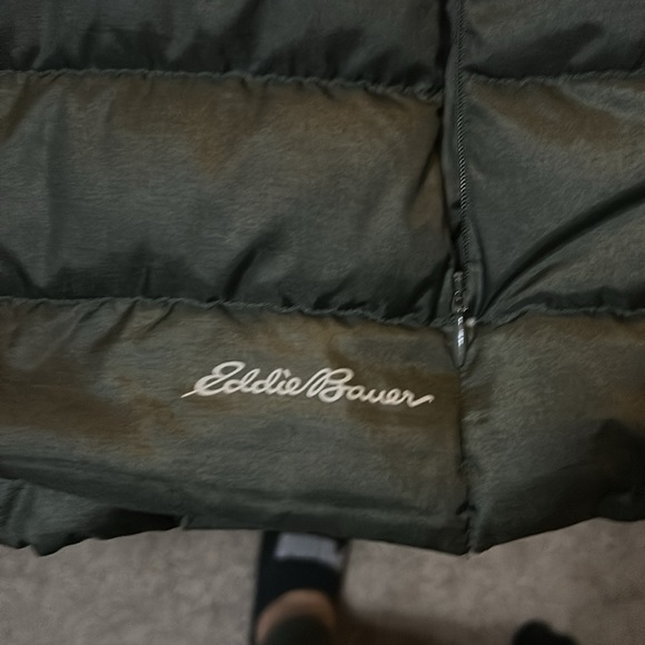 Women’s Eddie Bauer Packable Down Vest - Picture 2 of 3
